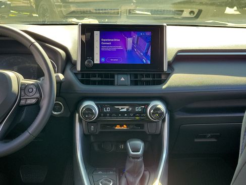 Used 2023 Toyota RAV4 SE AWD/4WD image 19