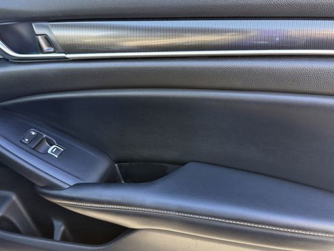 Used 2018 Honda Accord Sport image 27