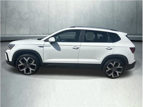 Used 2023 Volkswagen Taos SEL AWD/4WD image 2