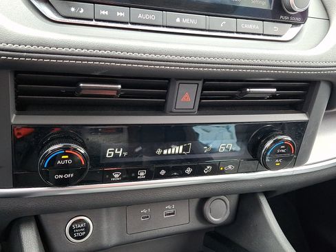 Certified 2023 Nissan Rogue SV AWD/4WD image 17