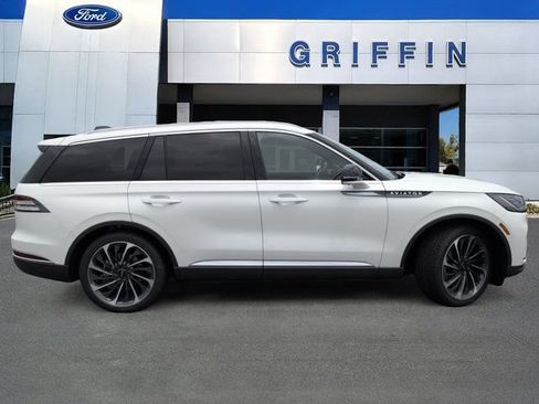New 2026 Lincoln Aviator Reserve AWD/4WD image 3
