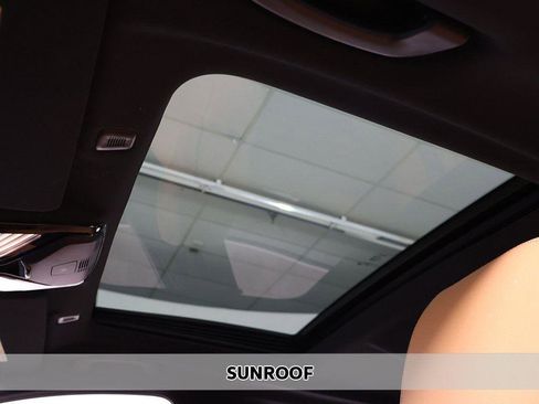 Used 2022 BMW M550i xDrive M550i xDrive w/ Premium Package image 7