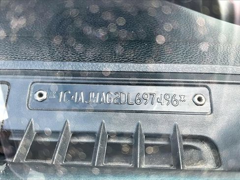Used 2013 Jeep Wrangler Sport AWD/4WD image 31