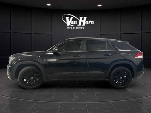 Used 2022 Volkswagen Atlas Cross Sport SE AWD/4WD image 7