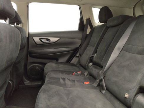 Used 2016 Nissan Rogue S w/ Appearance Package FWD image 18