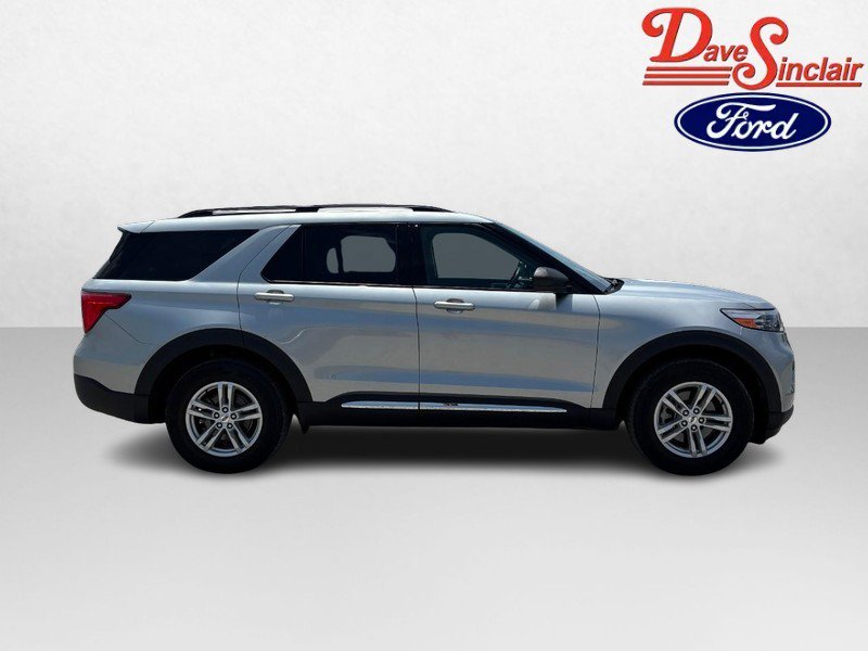 Used 2023 Ford Explorer XLT AWD/4WD image 5