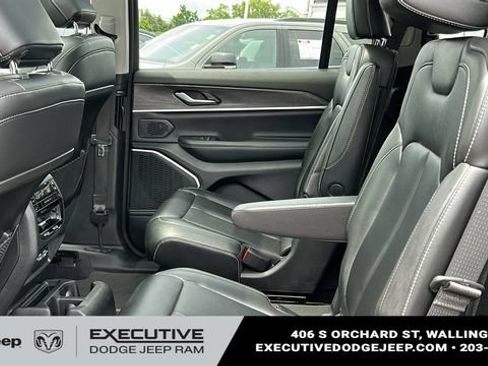 Used 2023 Jeep Grand Cherokee L Limited AWD/4WD image 26