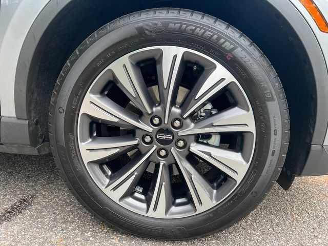 Used 2022 Lincoln Corsair Reserve w/ Equipment Group 201A FWD image 14