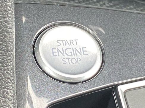 Certified 2021 Volkswagen Tiguan SE R-Line w/ 3rd Row Seat Package image 19