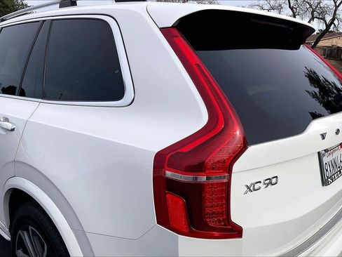 Used 2018 Volvo XC90 T6 Momentum w/ Convenience Package image 33