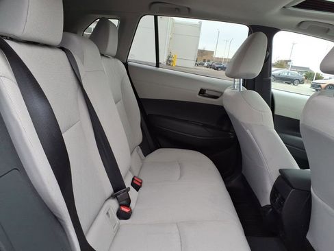 Used 2025 Toyota Corolla Cross LE w/ Moonroof Package image 22