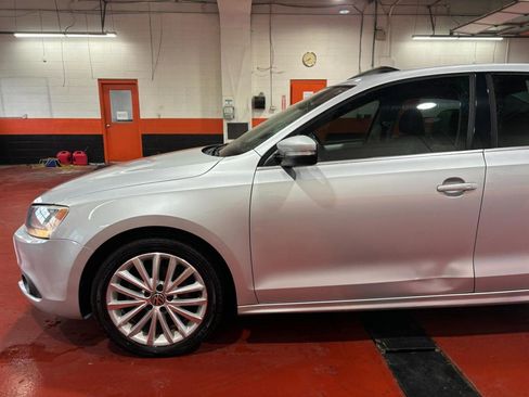 Used 2012 Volkswagen Jetta SEL image 11