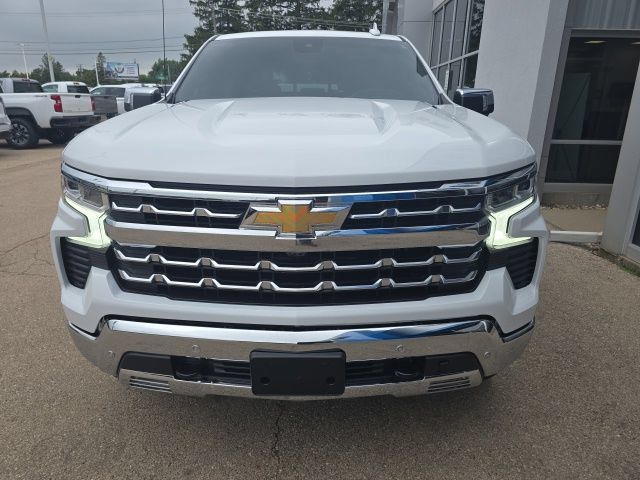 Used 2026 Chevrolet Silverado 1500 LTZ AWD/4WD image 2
