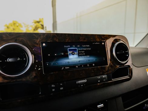 Used 2023 Mercedes-Benz Sprinter 3500 image 71