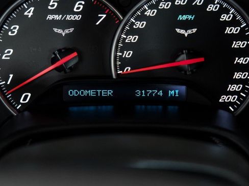 Used 2007 Chevrolet Corvette Coupe w/ Performance Package RWD image 15