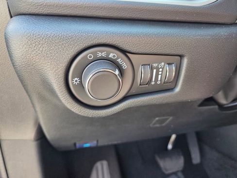 New 2026 Chrysler Voyager LX FWD image 21