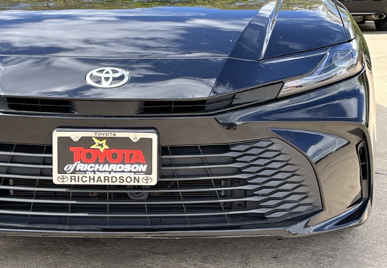 Used 2025 Toyota Camry LE FWD image 8