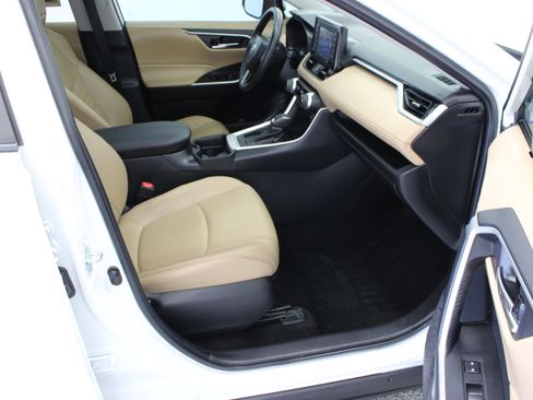 Used 2021 Toyota RAV4 XLE Premium FWD image 37
