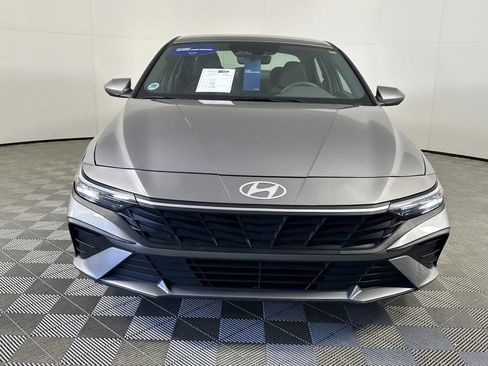 Certified 2024 Hyundai Elantra SEL FWD image 3