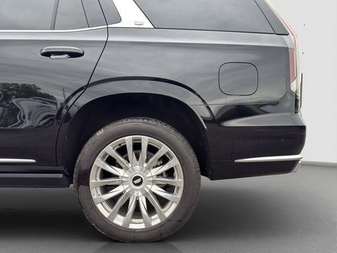 Used 2024 Cadillac Escalade Premium Luxury w/ Performance Package AWD/4WD image 22