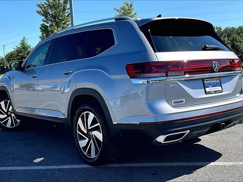 Used 2025 Volkswagen Atlas SEL AWD/4WD image 6