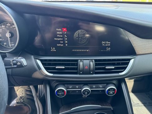 Used 2017 Alfa Romeo Giulia Ti w/ TI Lusso Package AWD/4WD image 17