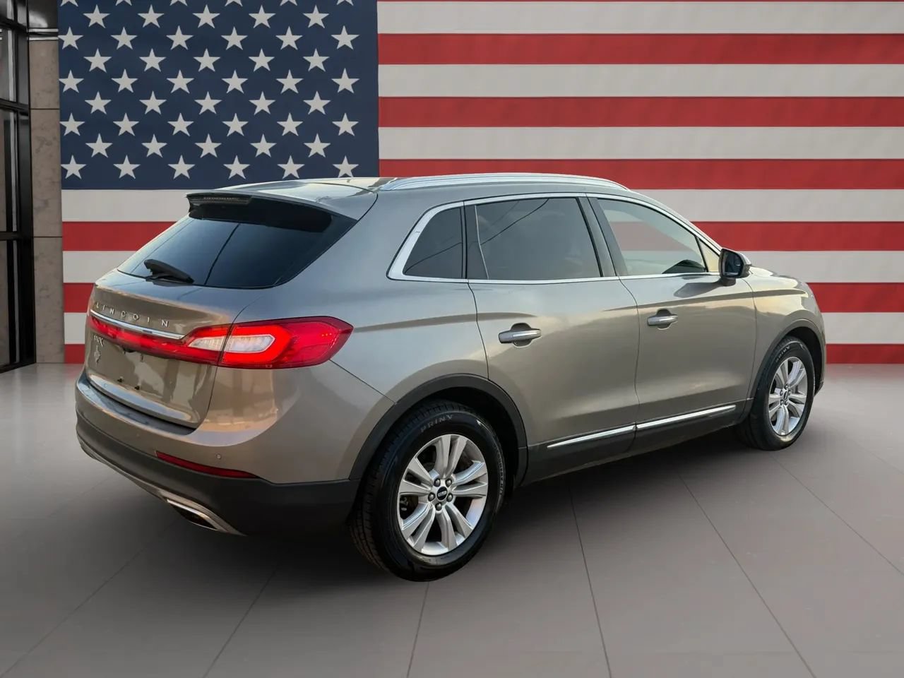 Used 2017 Lincoln MKX Premiere FWD image 6