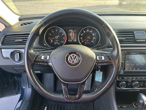 Used 2018 Volkswagen Passat 2.0T R-Line image 6