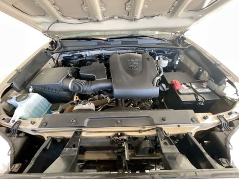 Used 2020 Toyota Tacoma SR5 image 25