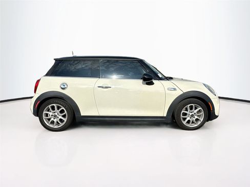 Used 2017 MINI Cooper S image 12