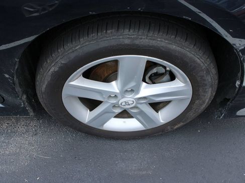 Used 2012 Toyota Camry SE FWD image 3