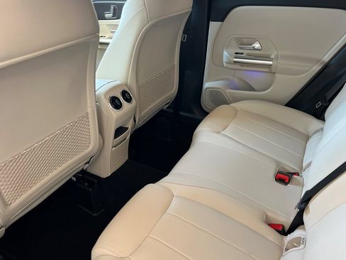 Certified 2025 Mercedes-Benz GLA 250 image 4