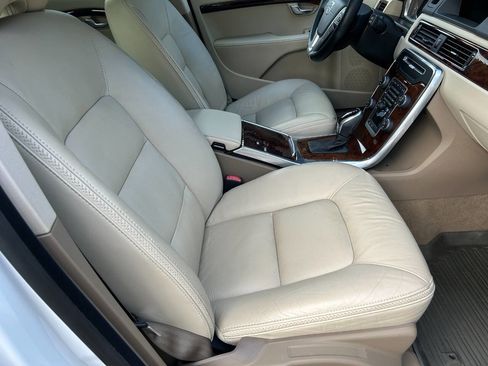 Used 2014 Volvo XC70 3.2 FWD image 36