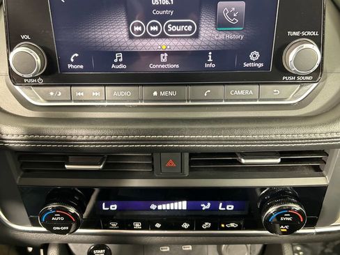 Used 2024 Nissan Rogue SV FWD image 14