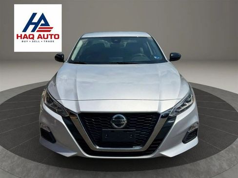 Used 2022 Nissan Altima 2.5 SR FWD image 2