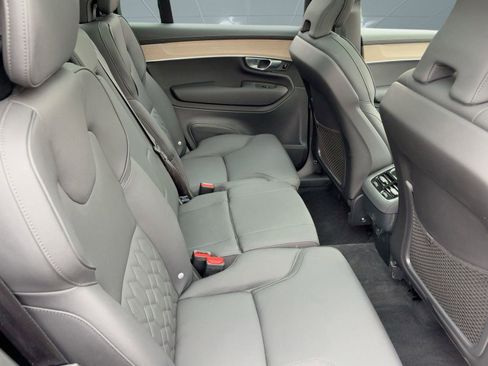 Certified 2025 Volvo XC90 B6 Plus image 29