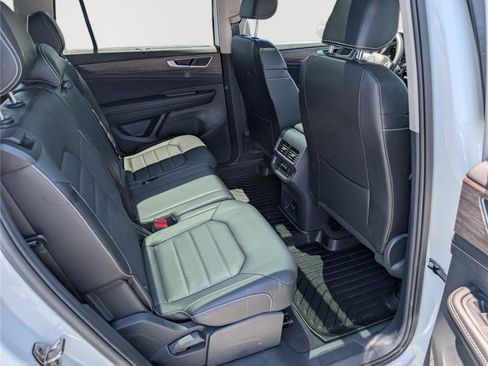 Used 2024 Volkswagen Atlas SEL AWD/4WD image 12