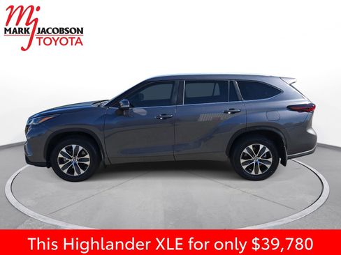 Used 2024 Toyota Highlander XLE AWD/4WD image 14