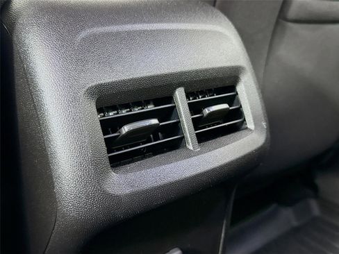 Used 2019 Chevrolet Equinox LS image 24