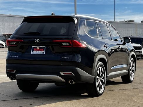Used 2024 Toyota Grand Highlander AWD Hybrid image 4
