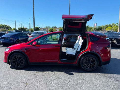 Used 2023 Tesla Model X image 8