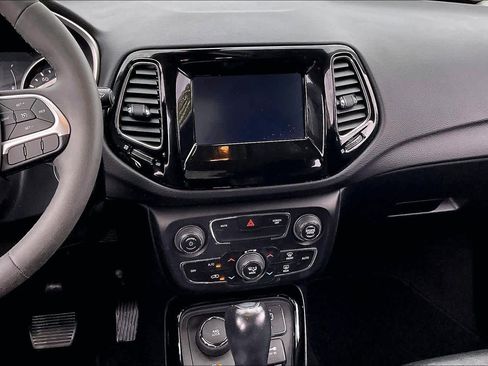 Used 2021 Jeep Compass Latitude w/ Sun and Sound Group image 6