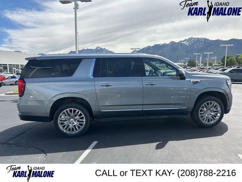 Used 2025 GMC Yukon XL Denali AWD/4WD image 9