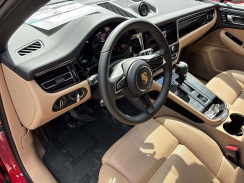 Certified 2026 Porsche Macan AWD/4WD image 25