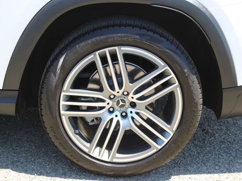 Used 2025 Mercedes-Benz GLS 450 4MATIC image 9