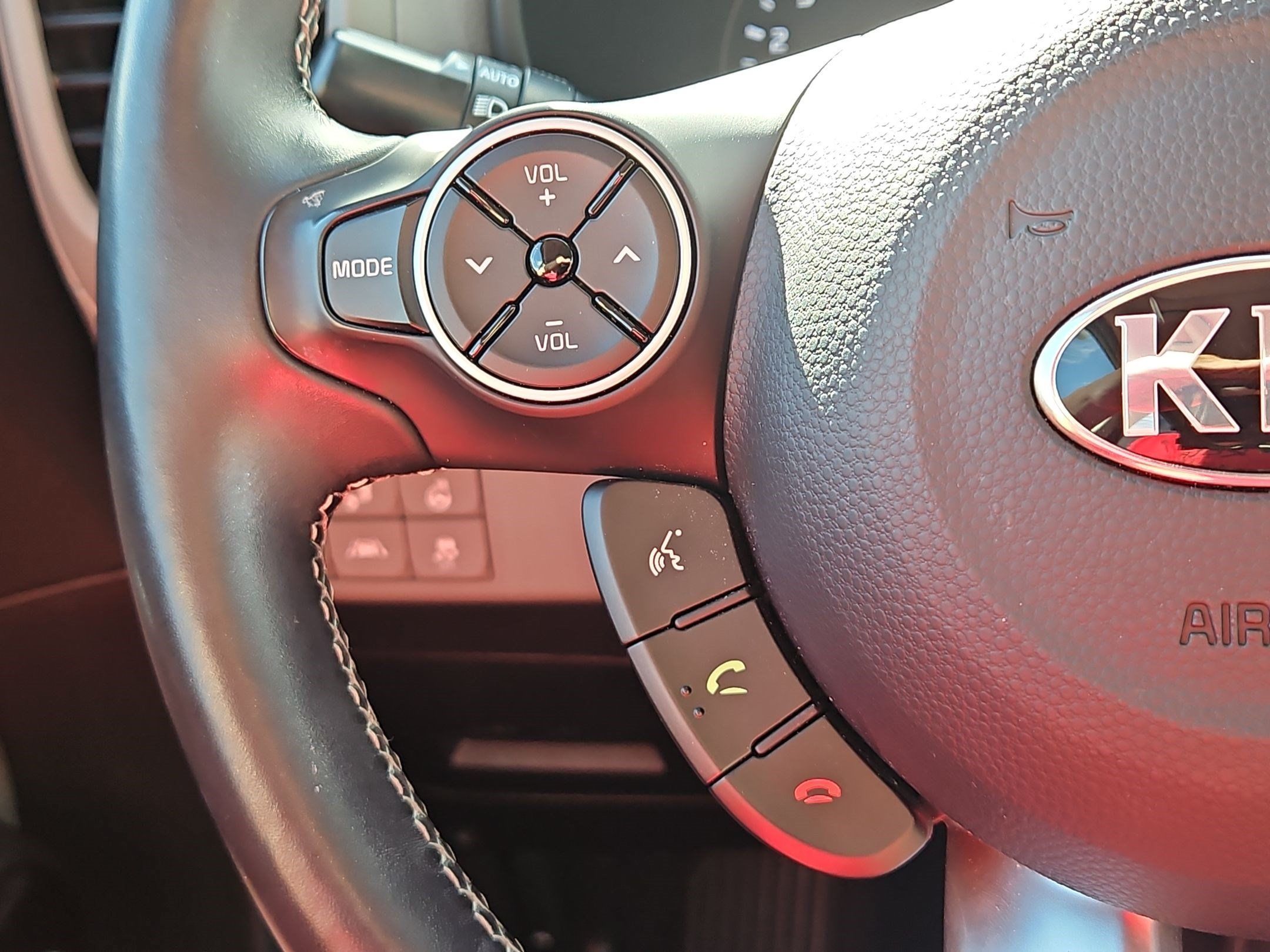 Used 2018 Kia Soul + w/ + Primo LIT Package FWD image 17
