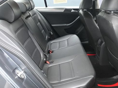 Used 2018 Volkswagen Jetta SE FWD image 23