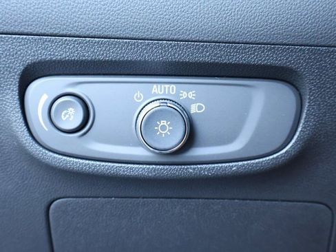 Used 2025 Buick Encore GX Sport Touring w/ Advanced Technology Package image 19