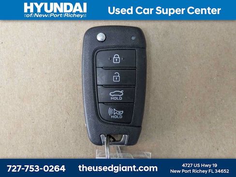 Certified 2024 Hyundai Elantra SE FWD image 30