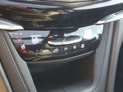 Used 2021 Cadillac XT6 Sport w/ Platinum Package image 29